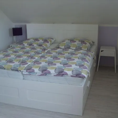Tacke 3 Comfortable Nyaraló